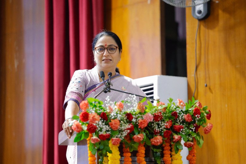 प्रदूषण नियंत्रण के लिए दिल्ली सरकार की सख्त निगरानी, नियमों का उल्लंघन करने वालों पर कार्रवाई सुनिश्चित: मुख्यमंत्री रेखा गुप्ता