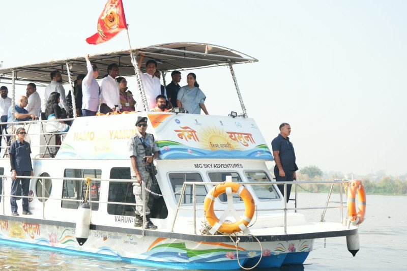 मुख्यमंत्री ने सोनिया विहार से जगतपुर तक विकसित की जा रही क्रूज सेवा का किया ट्रायल रन